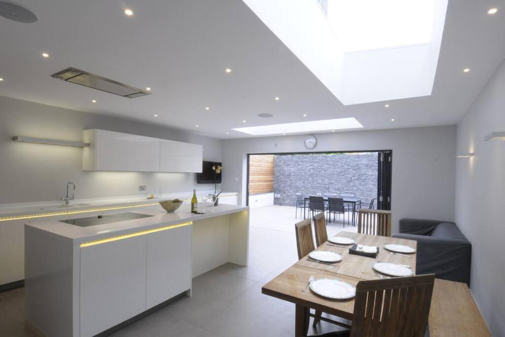 Four Bedroom Modern Victorian Wandsworth House Londyn Zewnętrze zdjęcie
